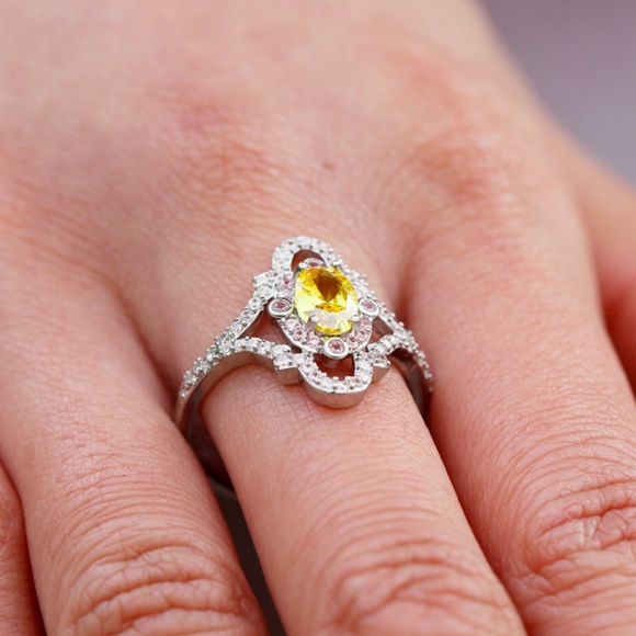 Baroque style 925 Silver Oval Citrine CZ AAA Ring - Picture 3 of 8